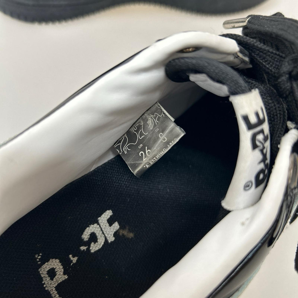 スニーカー BAPE STA ｴﾅﾒﾙ 黒 26cm (US8 UK7 1/2 EU42) ブラック