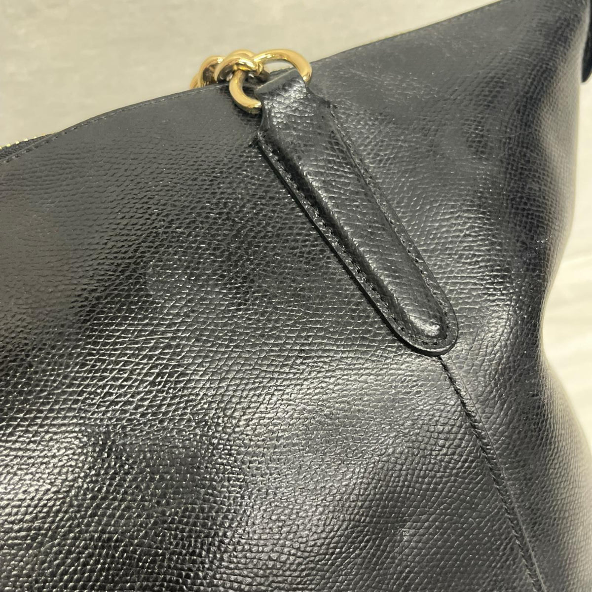 G1532 F37078 Lexy Chain Tote 黒