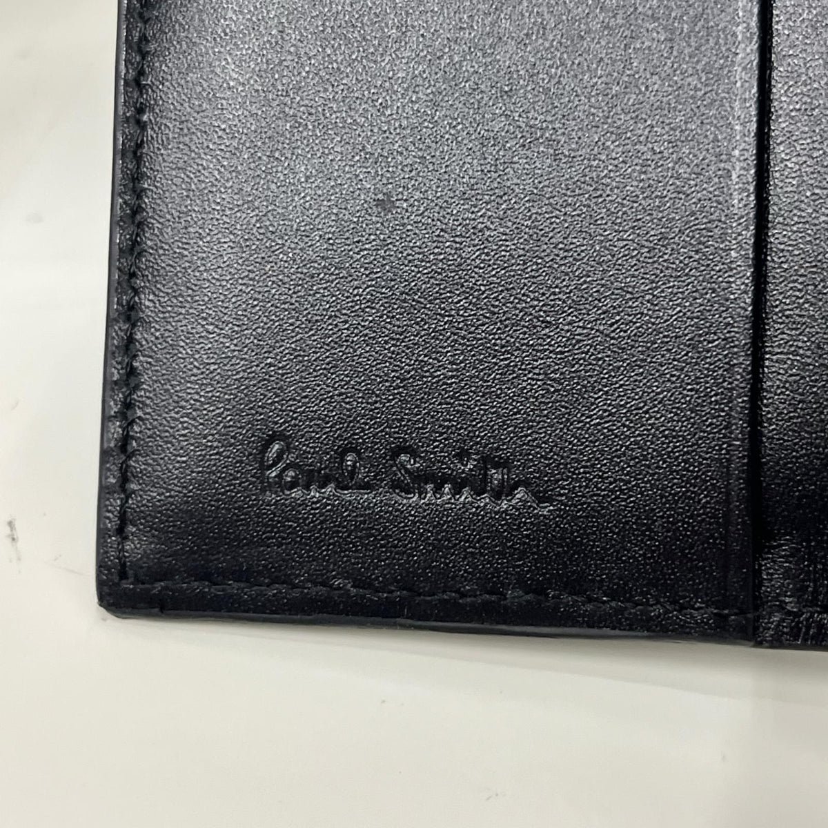 キーケース Paul Smith ｽﾄﾗｲﾌﾟﾎﾟｲﾝﾄ ｶｰﾌﾚｻﾞｰ4連ｷｰｹｰｽ ﾌﾞﾗｯｸ