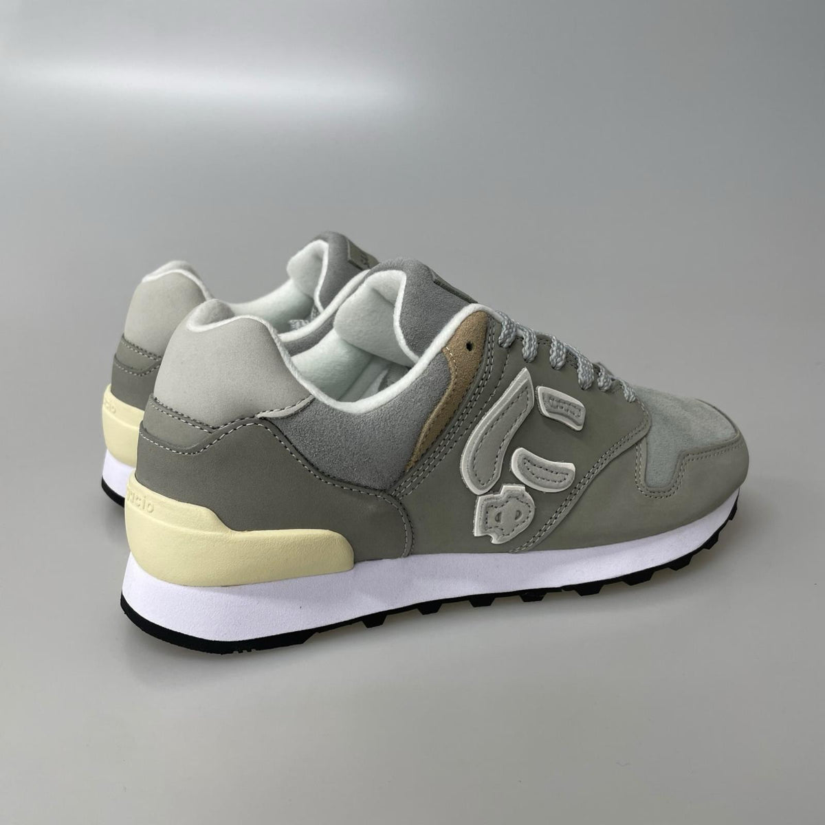 スニーカー にゅ～ず ｽﾆｰｶｰ GRAY 24.5cm (US6 1/2 UK6 EU39) グレー