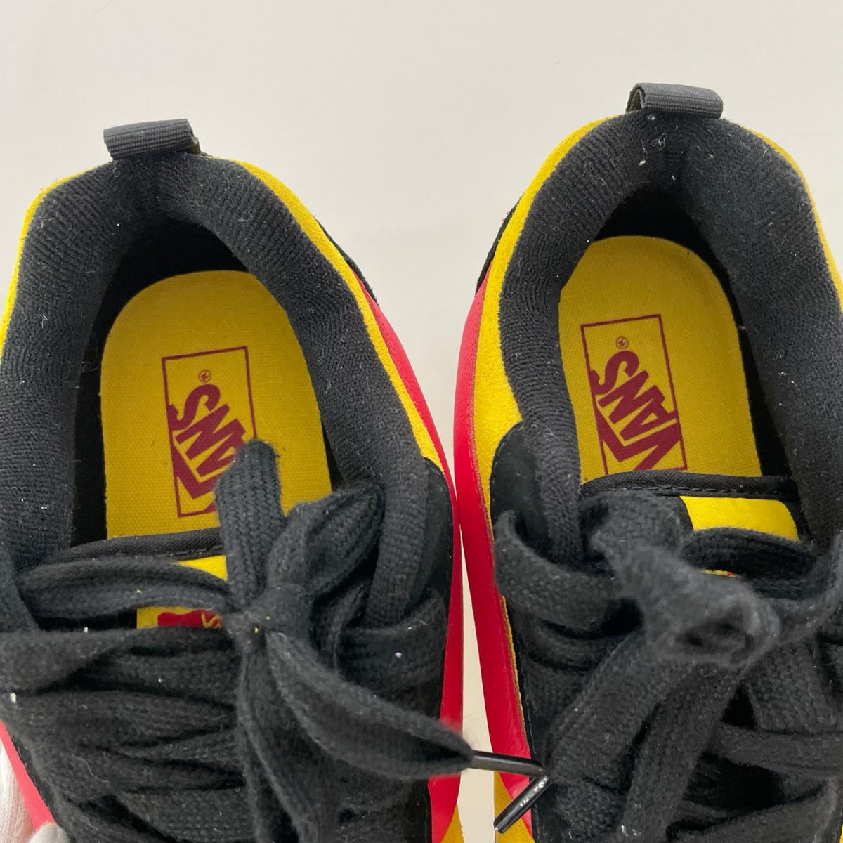 スニーカー VANS Knu Skool ABC-MART 45周年記念ﾓﾃﾞﾙ 黒×黄×赤 (26.5) 26.5cm (US8 1/2 UK8 EU43)