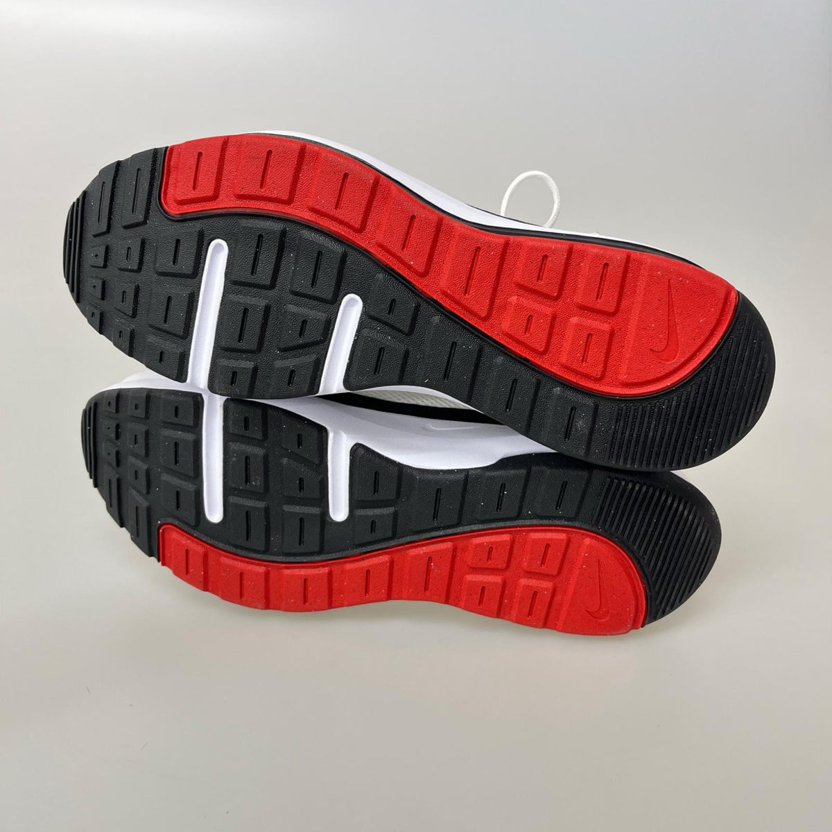 スニーカー AIR MAX AP 白 (28.0) 28cm (US10 UK9 1/2 EU46) ホワイト