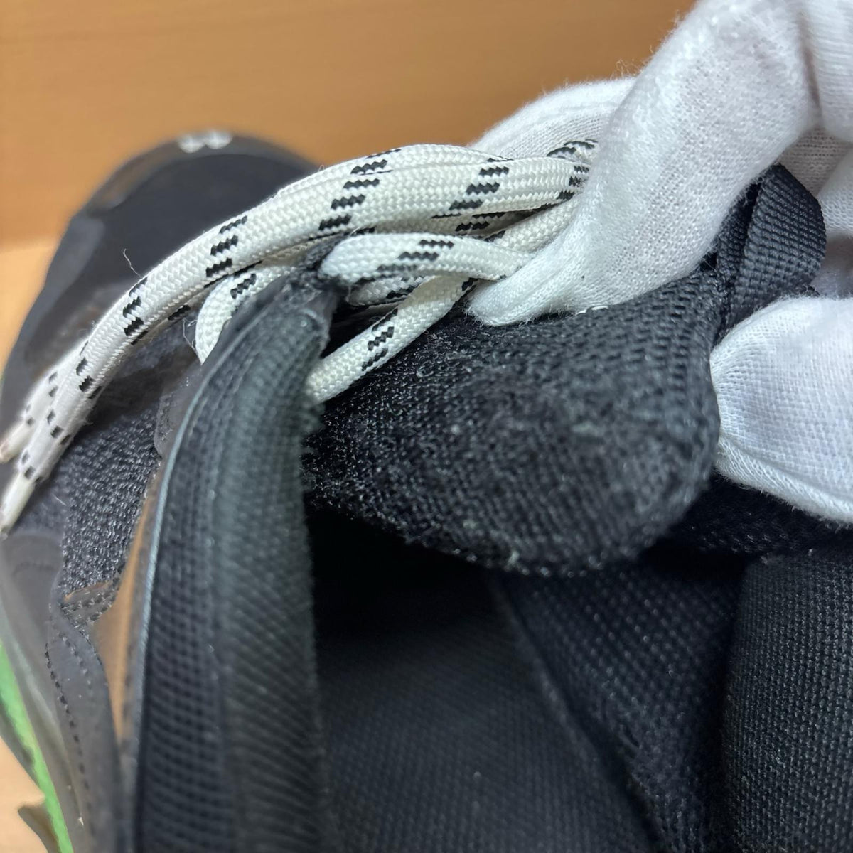 Triple S 黒緑 (29.0cm) 541624