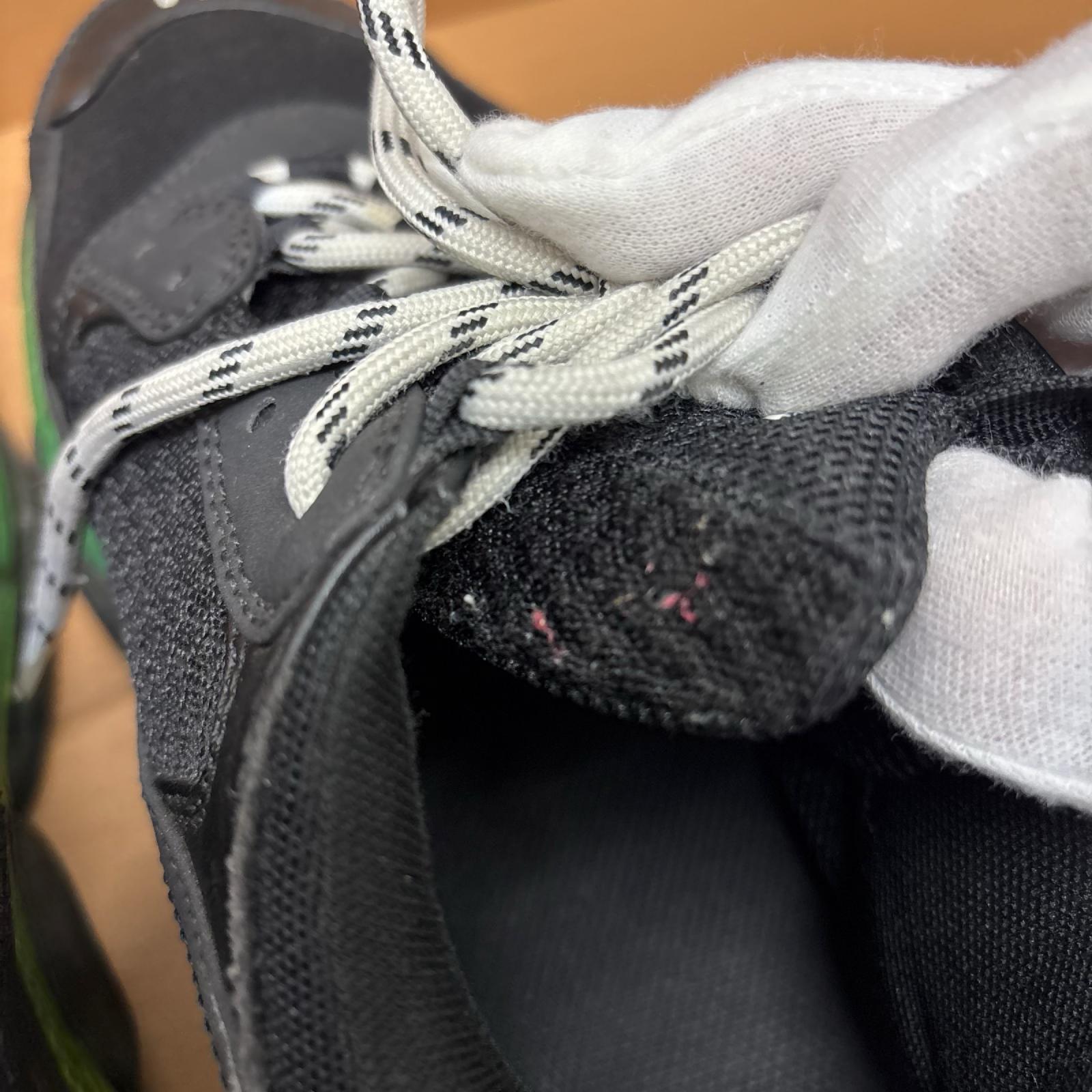 Triple S 黒緑 (29.0cm) 541624