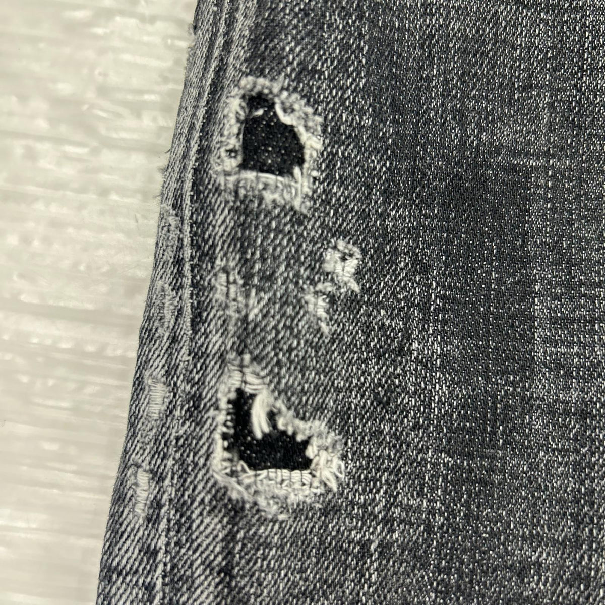デニムパンツ SKATER JEAN ｽｷﾆｰﾃﾞﾆﾑ ﾀﾞﾒｰｼﾞ加工 ﾛｺﾞﾗｲﾝ 46 ブラック