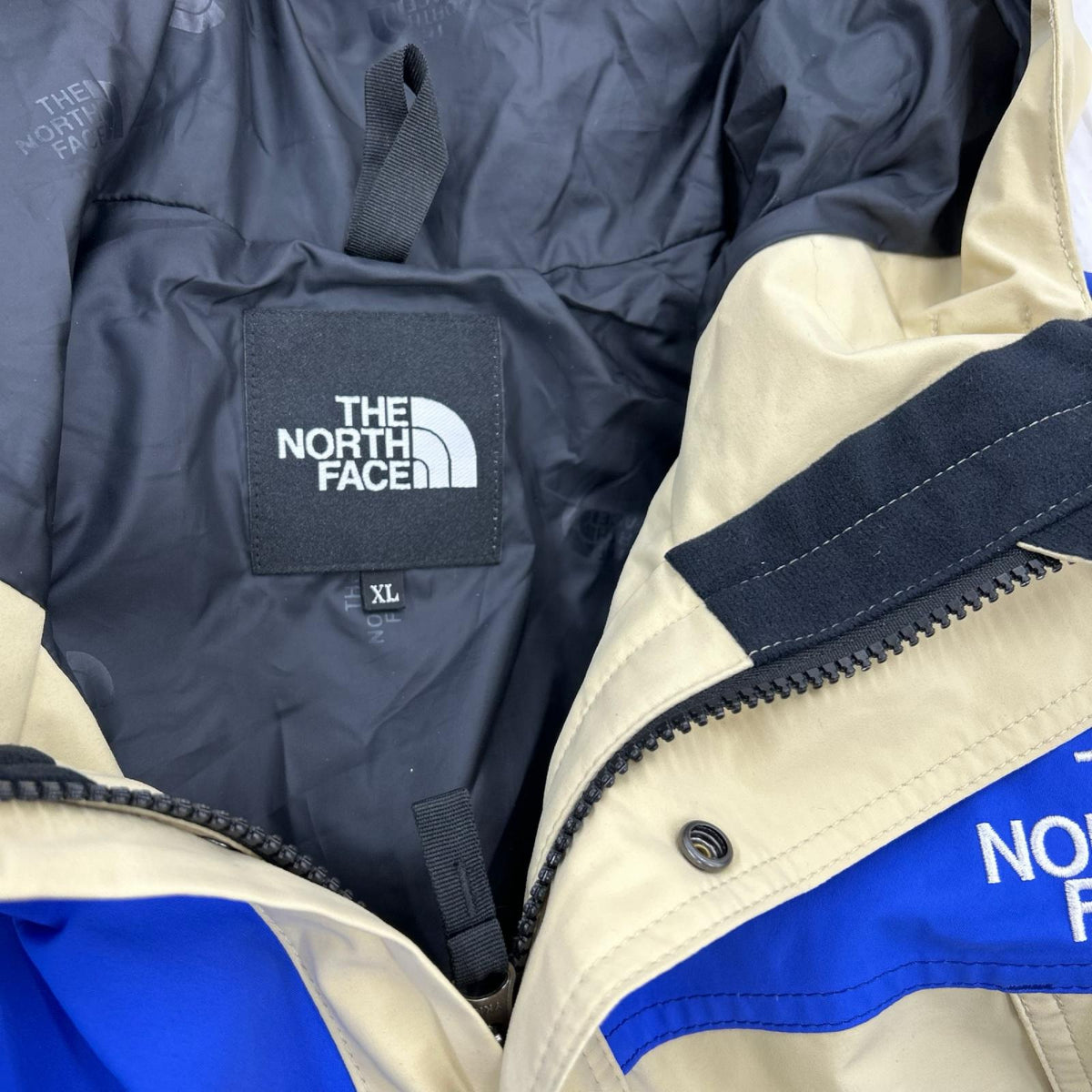 マウンテンパーカー Mountain Light Jacket BEG/BLU XL ベージュ