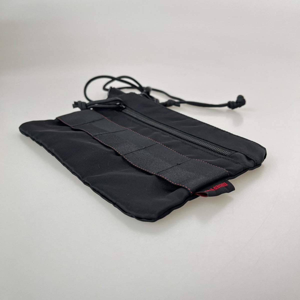 その他バッグ FLAT POUCH ﾌﾗｯﾄﾎﾟｰﾁ ﾈｯｸﾎﾟｰﾁ 黒 ブラック