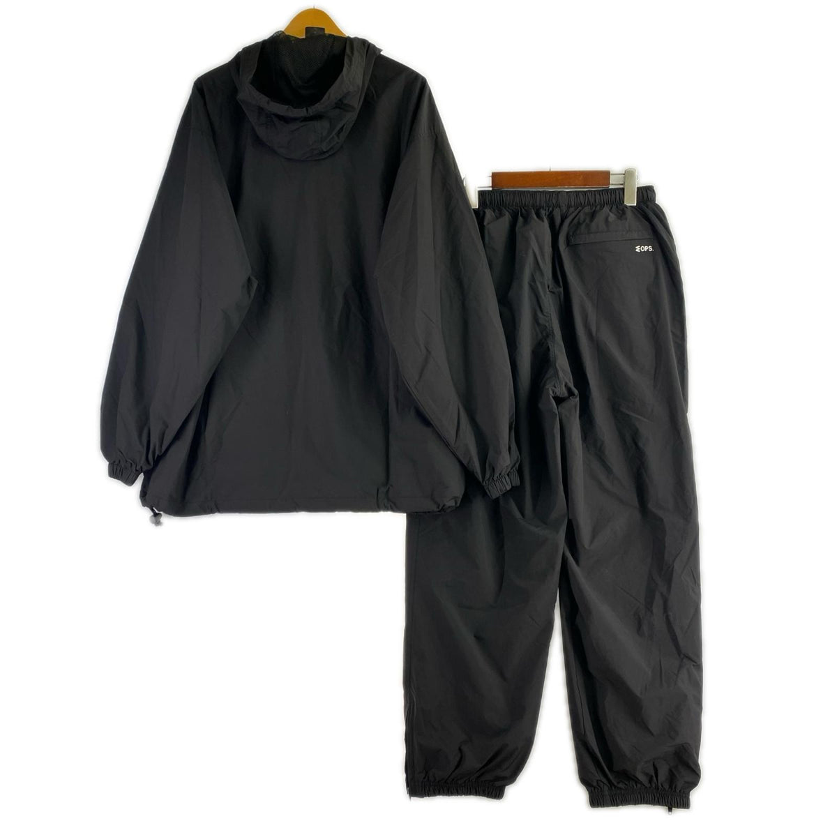 セットアップ MOPS NYLON ANORAK PARKA/PANTS 黒 ブラック