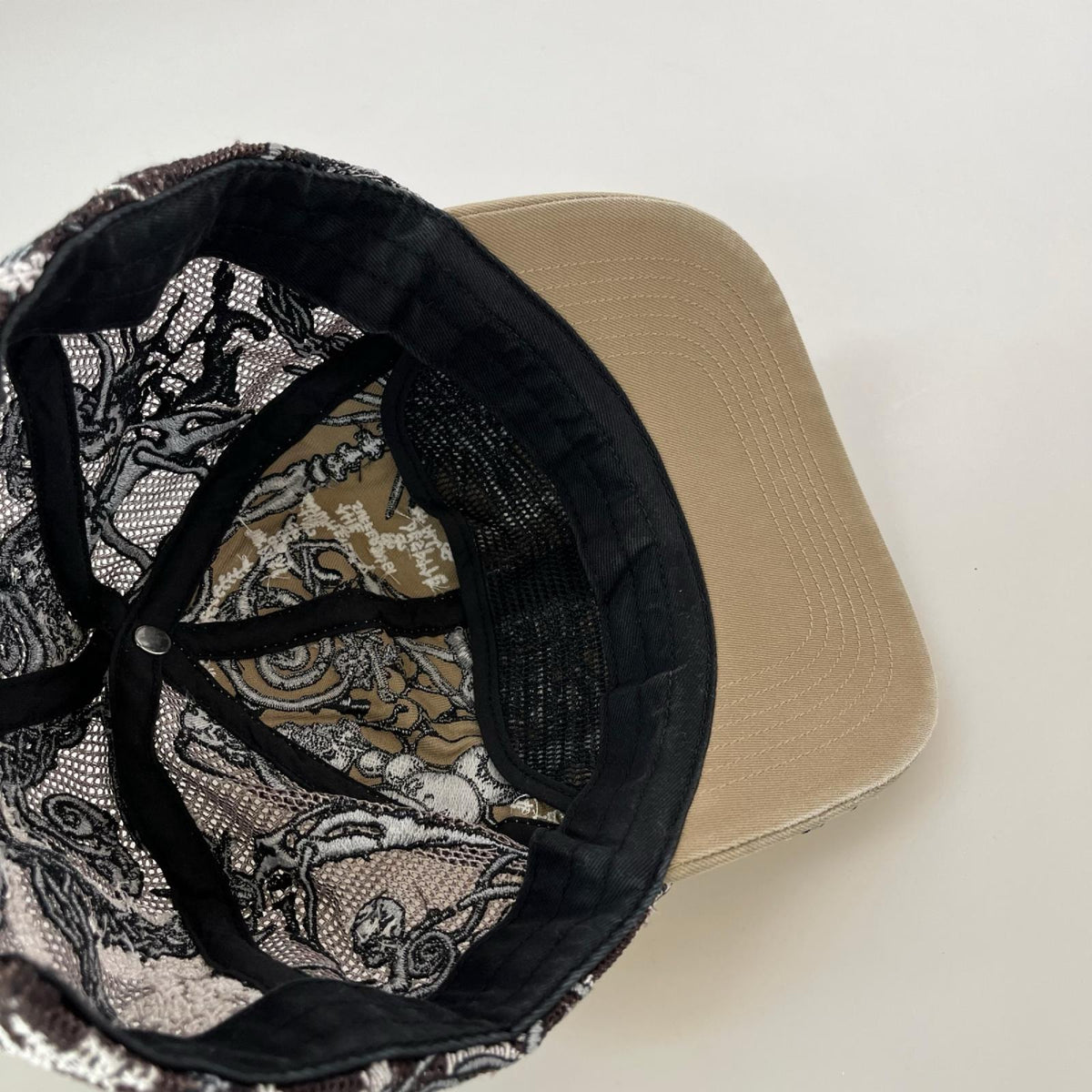 キャップ Wombat Embroidered Mesh Back 6-Panel
