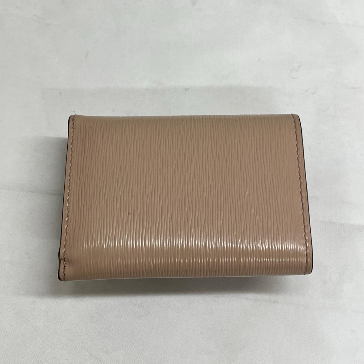 三つ折り財布