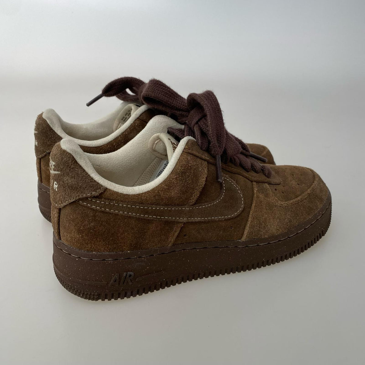 スニーカー AIR FORCE 1 茶 24.5cm ブラウン