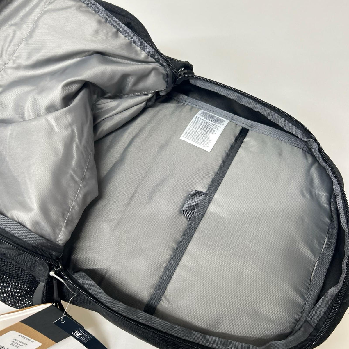 リュック・デイパック VAULT 27L ブラック