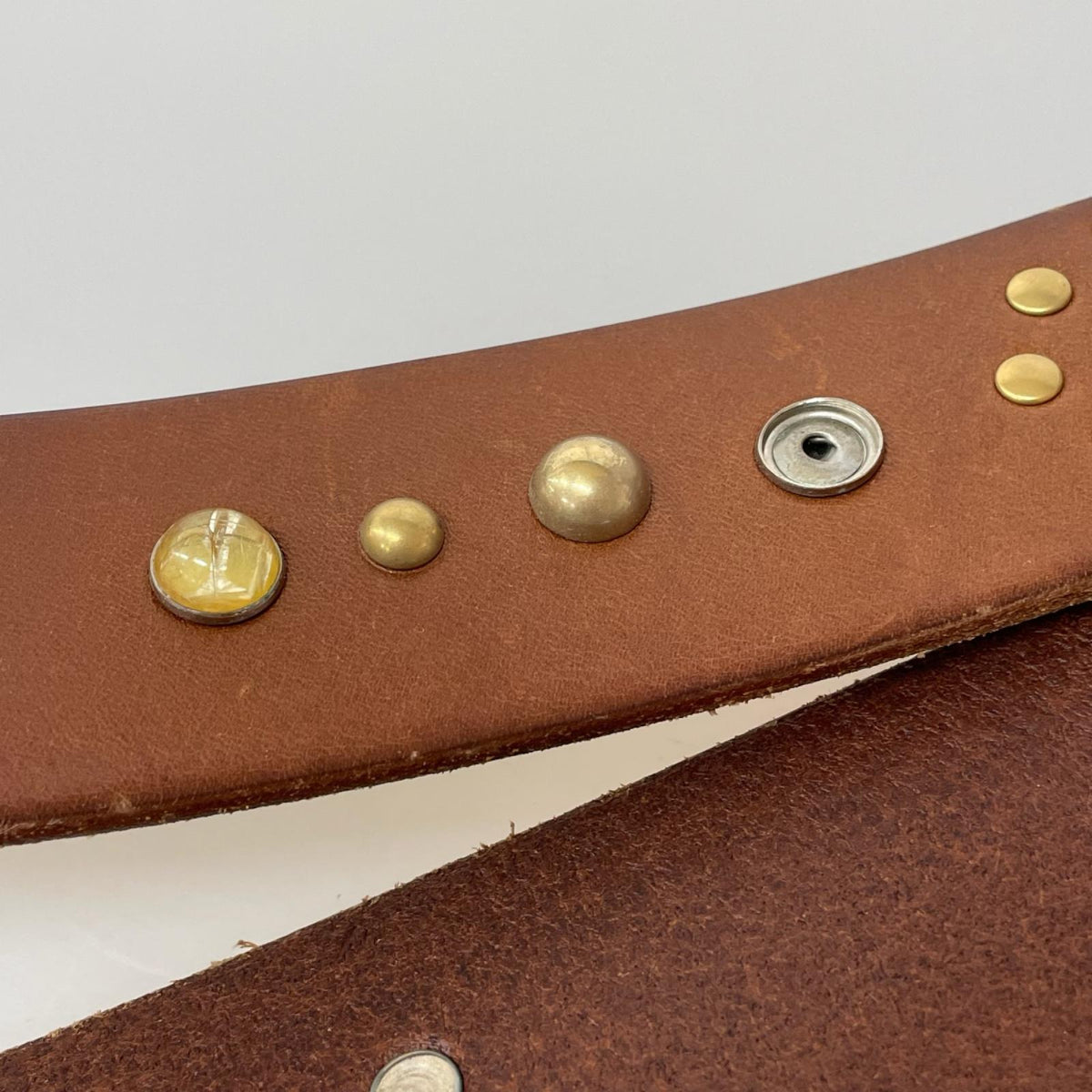 その他アクセサリー ｽﾀｯｽﾞﾍﾞﾙﾄ ﾌﾞﾗｳﾝ ブラウン