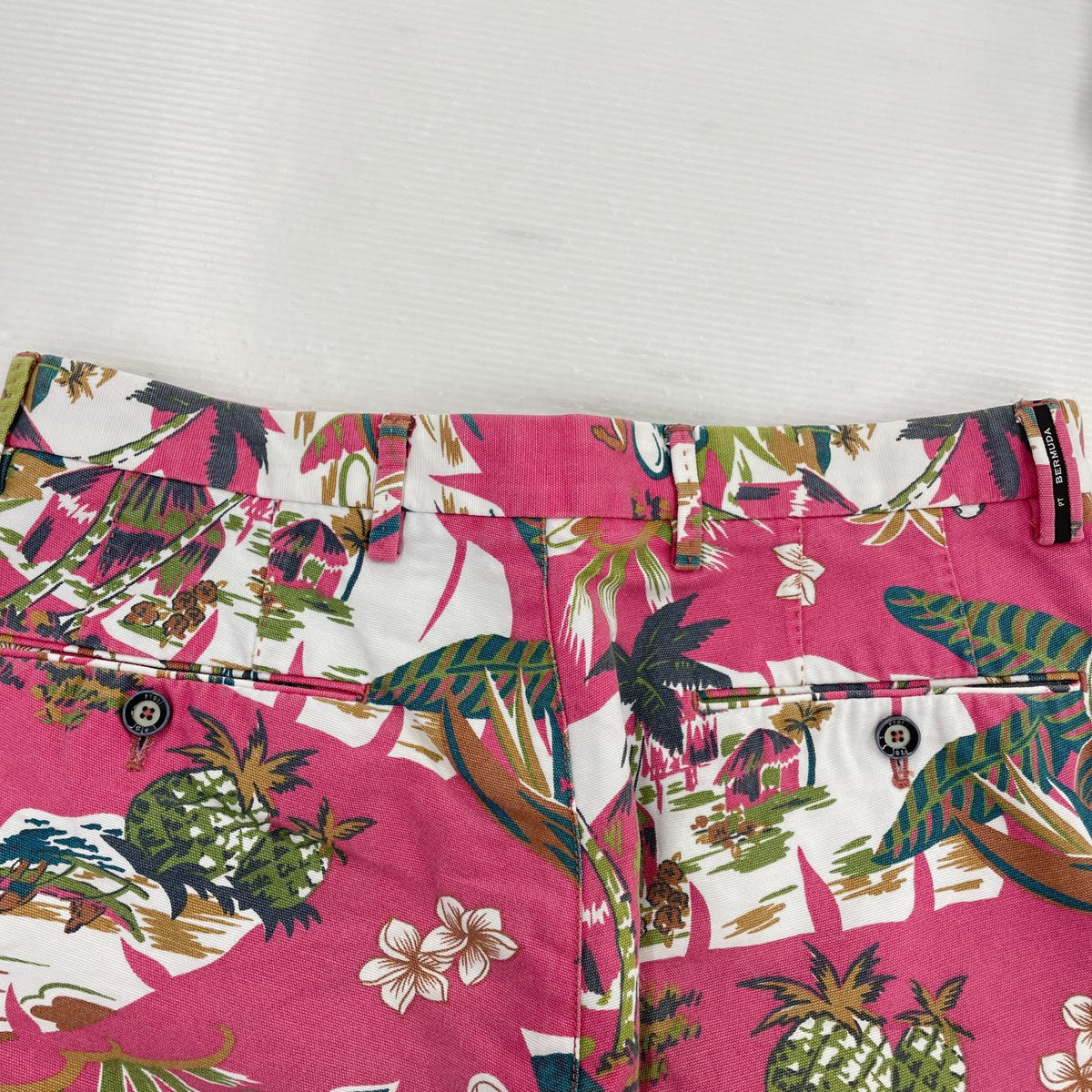 ショートパンツ BERMUDA 総柄 46 マルチカラー