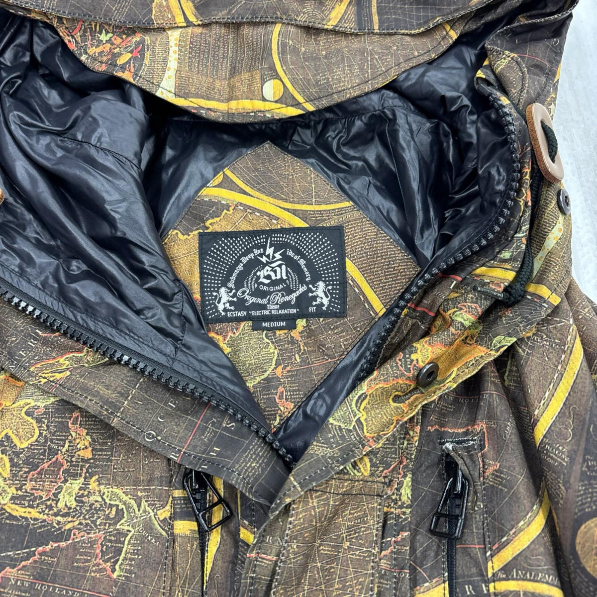 マウンテンパーカー 総柄 M M マルチカラー