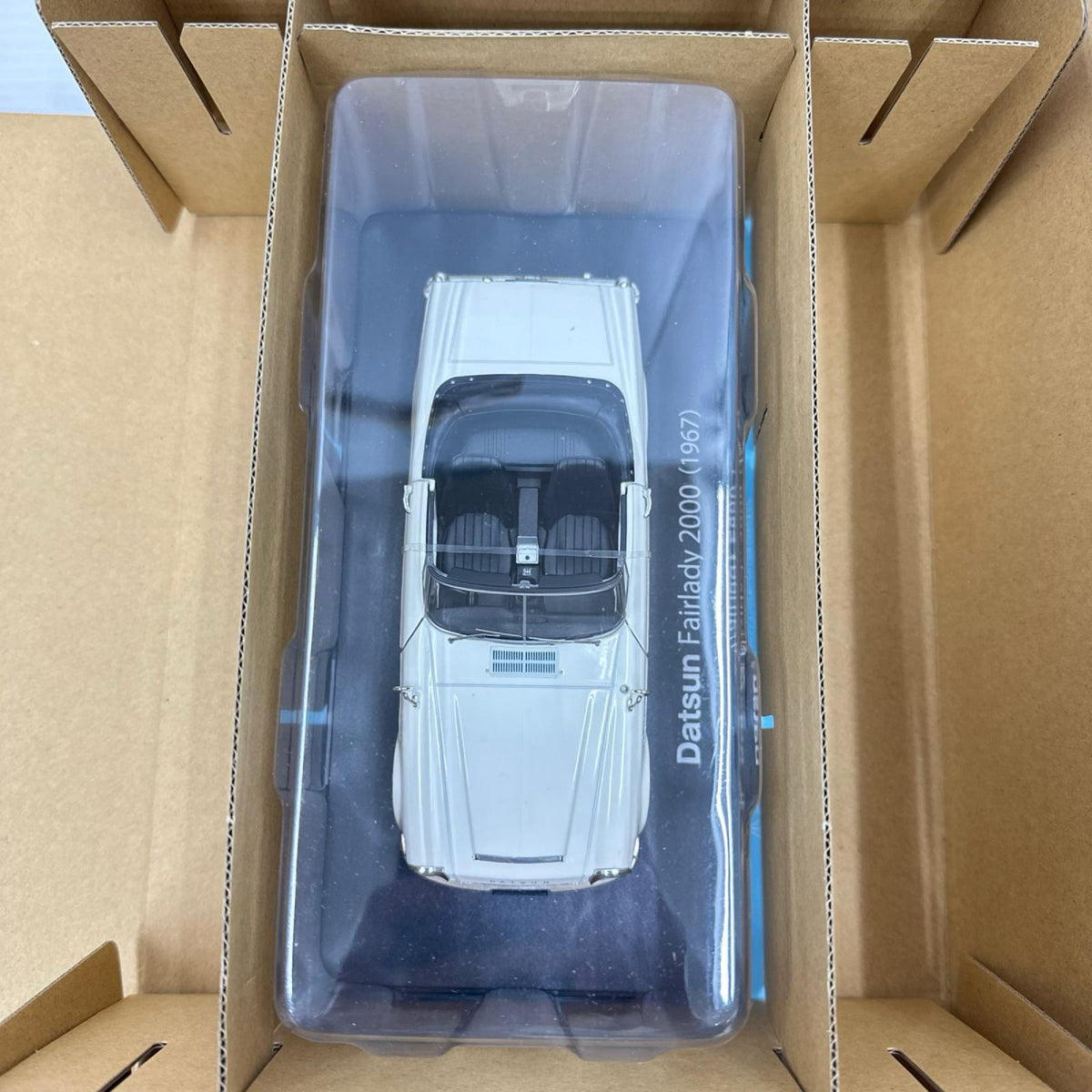国産名車コレクション　フェアレディ　2000 スケールカー