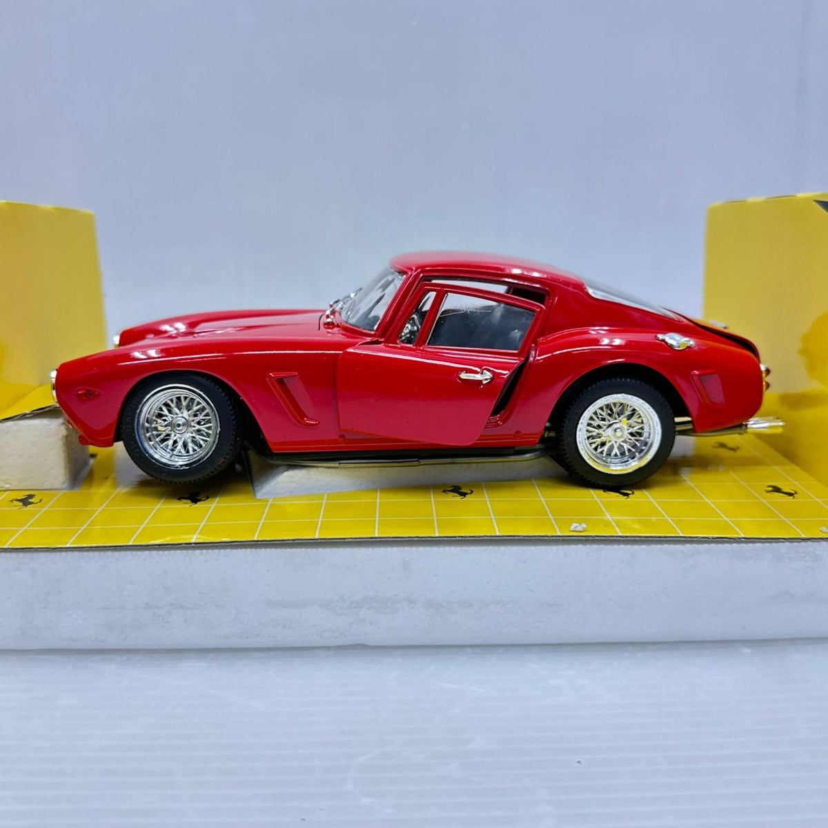 Ferrari　250　GT　ベルリネッタ　1961 ジュエフ（Jouef） スケールカー