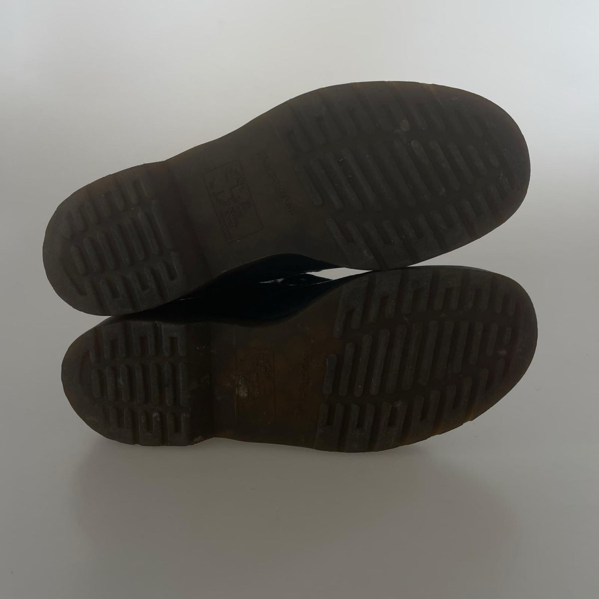 ブーツ Dr.Martens 8ﾎｰﾙﾌﾞｰﾂ 1460 紺 (UK9) ブラック