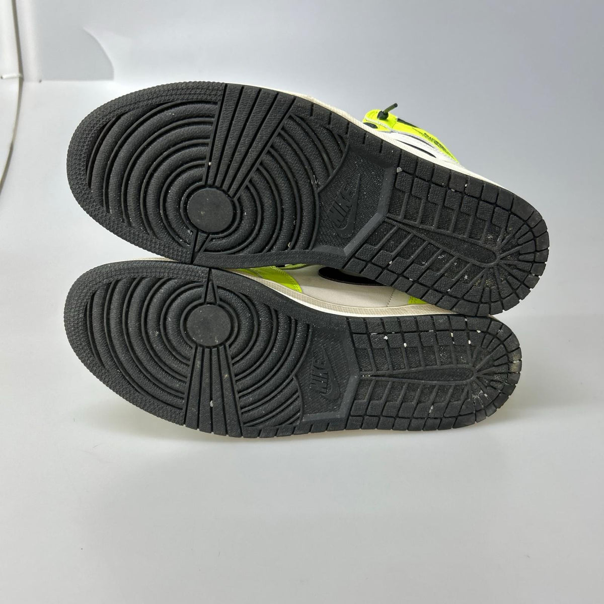 スニーカー AIR JORDAN 1 RETRO HIGH OG VOLT（30.0） 30cm (US12 UK11 1/2 EU50)