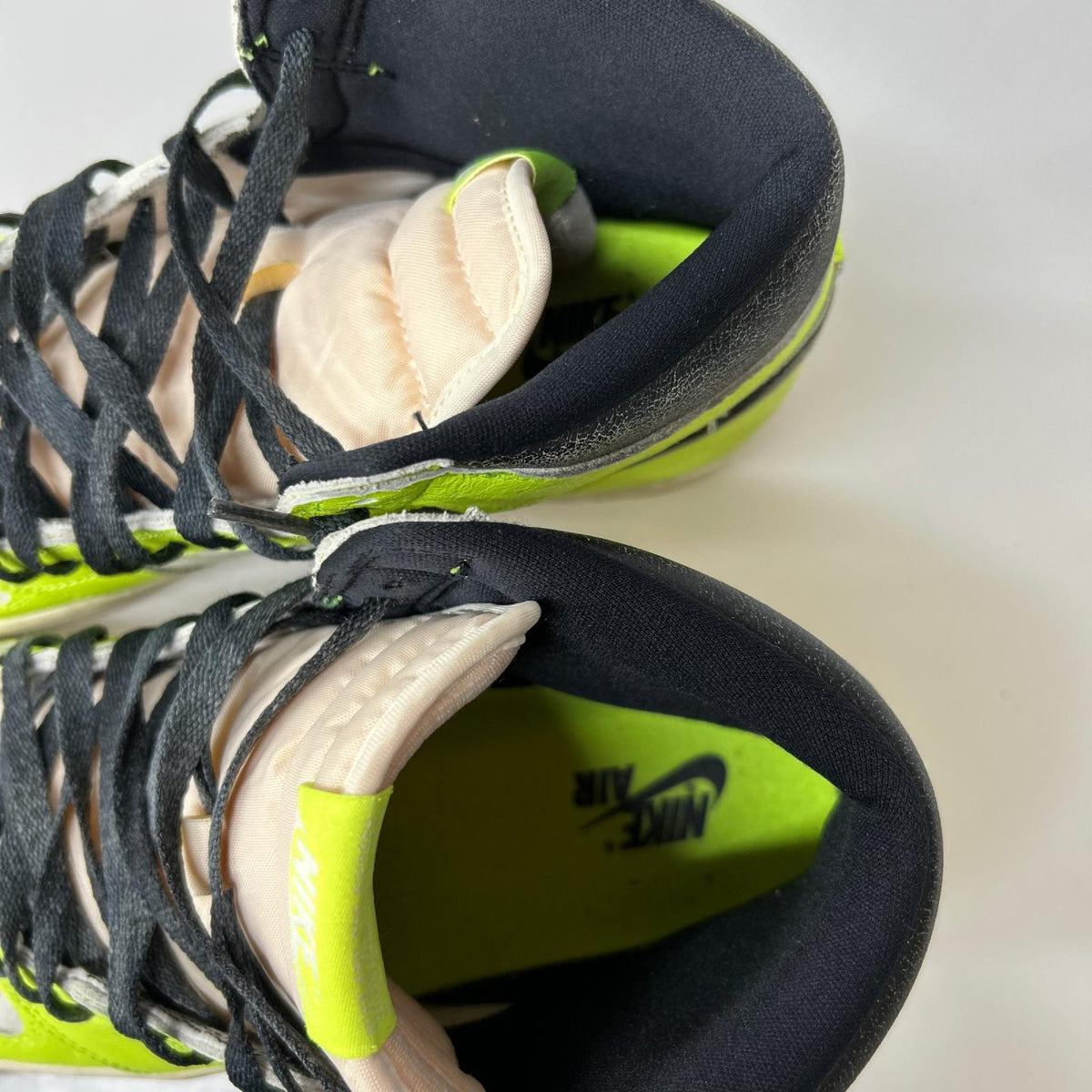 スニーカー AIR JORDAN 1 RETRO HIGH OG VOLT（30.0） 30cm (US12 UK11 1/2 EU50)