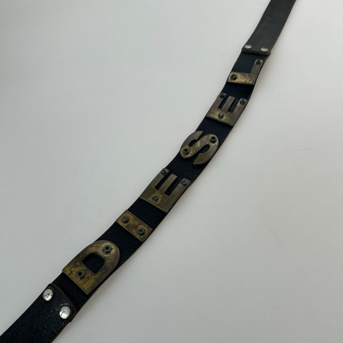 その他アクセサリー ｽﾀｯｽﾞ付き ﾚｻﾞｰﾍﾞﾙﾄ ブラック