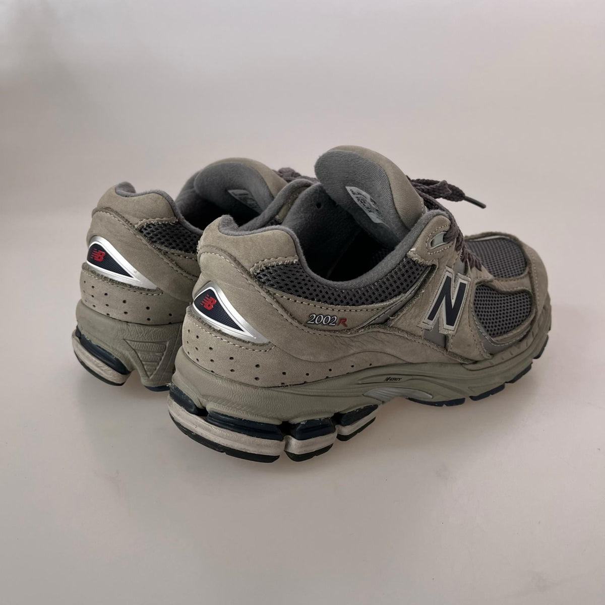 スニーカー NEW BALANCE ML2002RA ｶｰｷ (24.5) 24.5cm (US6 1/2 UK6 EU39) グレー