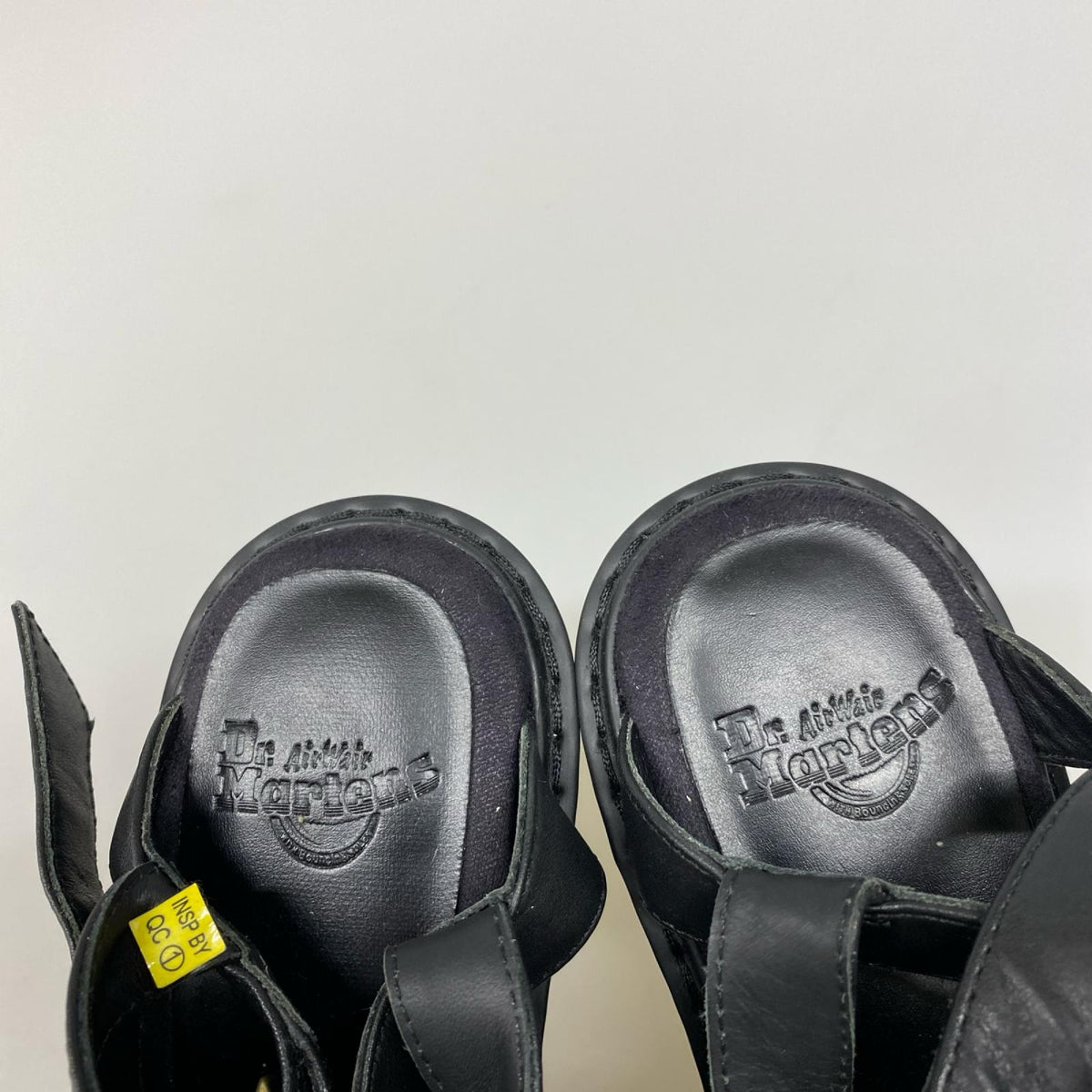パンプス Dr.Martens ﾋｰﾙ AW006 (US7) ブラック