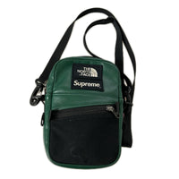 ショルダーバッグ ×Supremeショルダーバッグ　緑 グリーン