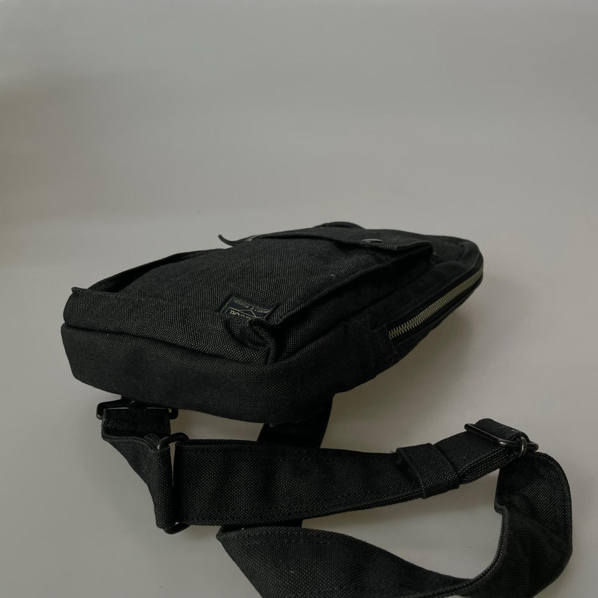 ショルダーバッグ SLING SHOULDER BAG ブラック