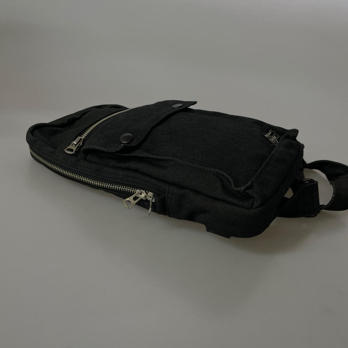 ショルダーバッグ SLING SHOULDER BAG ブラック