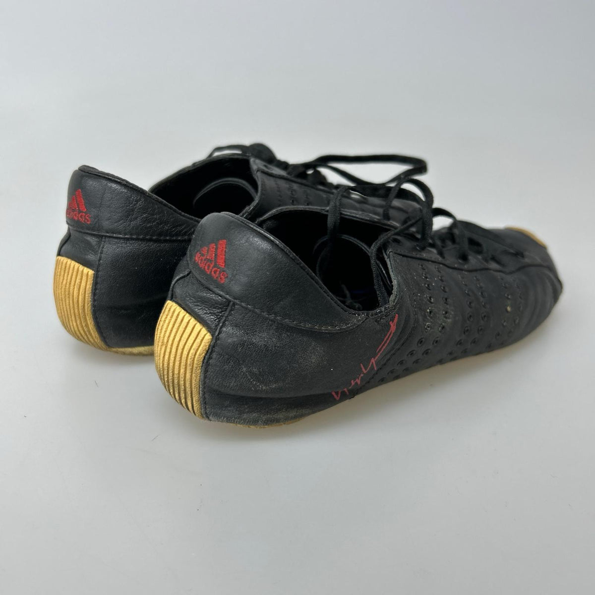 スニーカー ×adidas ﾎﾞｸｼﾝｸﾞｽﾆｰｶｰ ﾚｻﾞｰ (22.5) ブラック