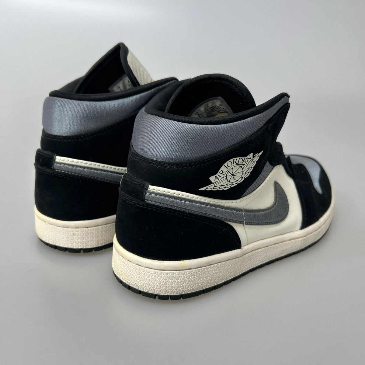 スニーカー AJ1 MID SE 852542-011 26cm (US8 UK7 1/2 EU42)
