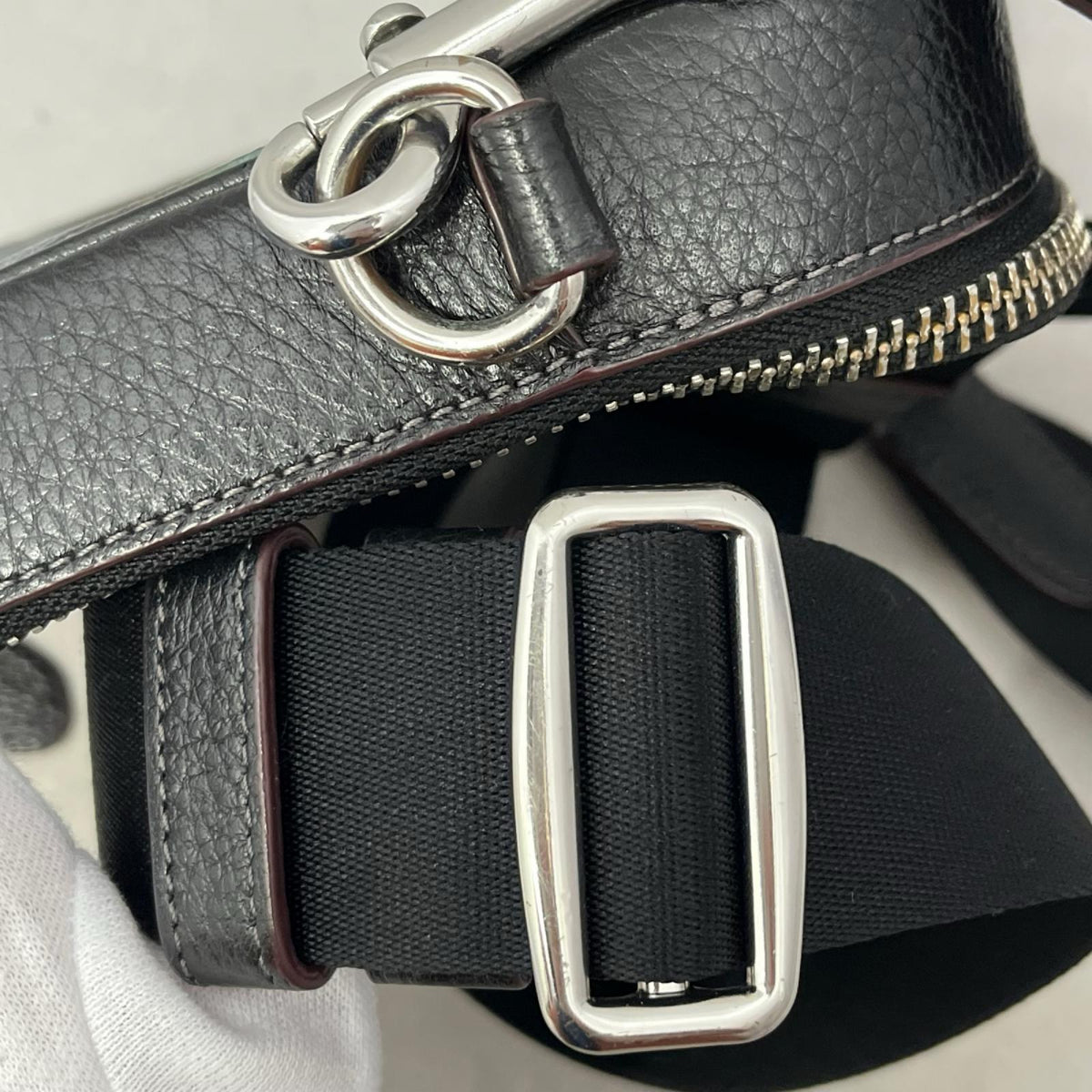 COACH MINT SERF/ｼｮﾙﾀﾞｰﾎﾟｰﾁ