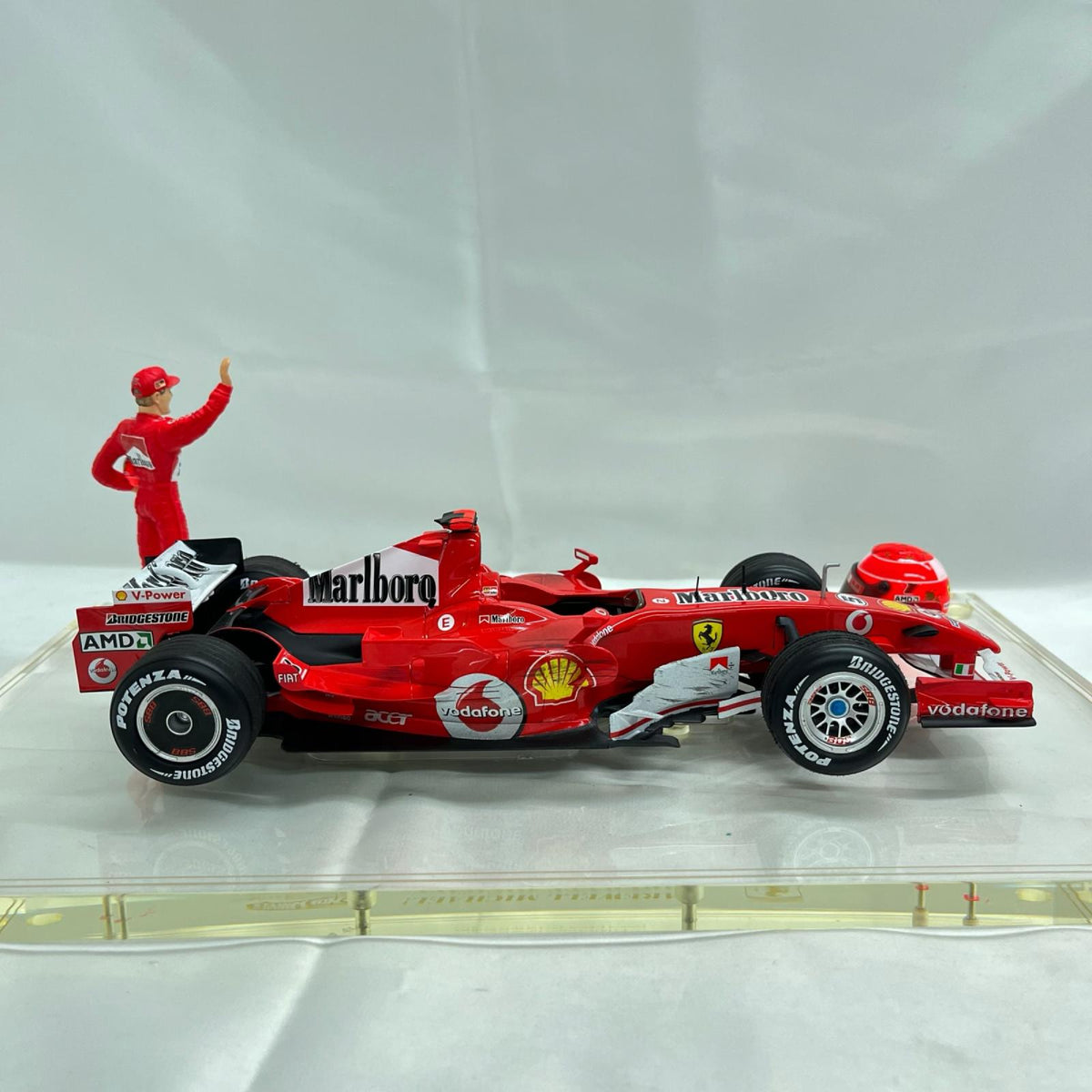 フェラーリ 1/18 248 F１ Hot Wheels スケールカー