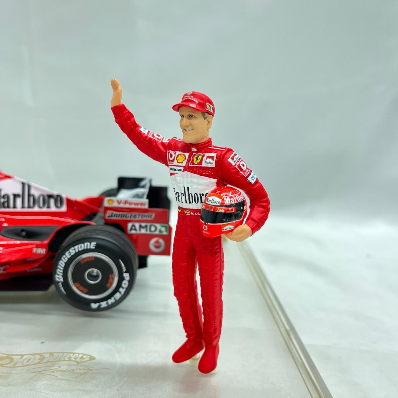 フェラーリ 1/18 248 F１ Hot Wheels スケールカー