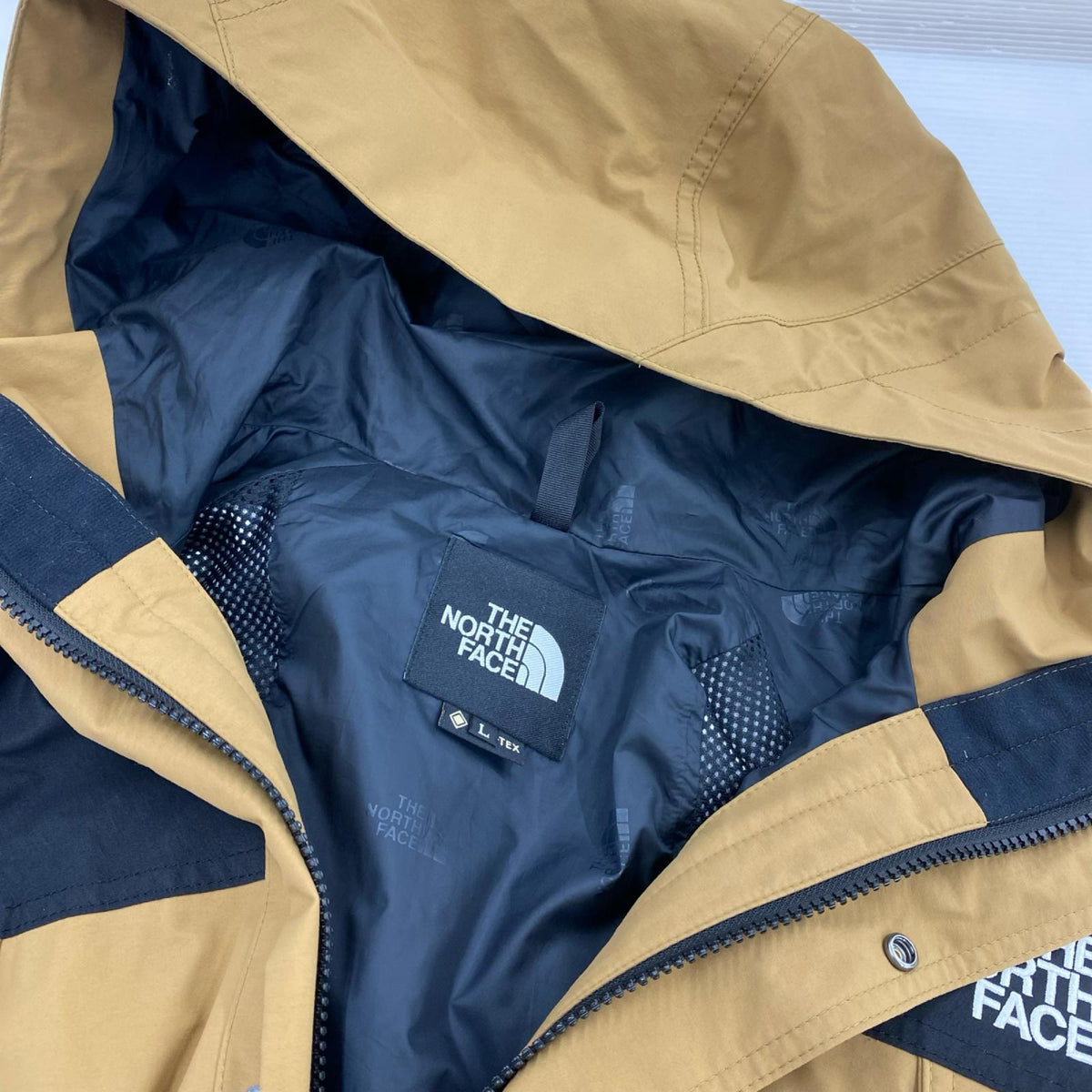マウンテンパーカー MOUNTAIN LIGHT JACKET GORE-TEX ﾍﾞｰｼﾞｭ L L ベージュ