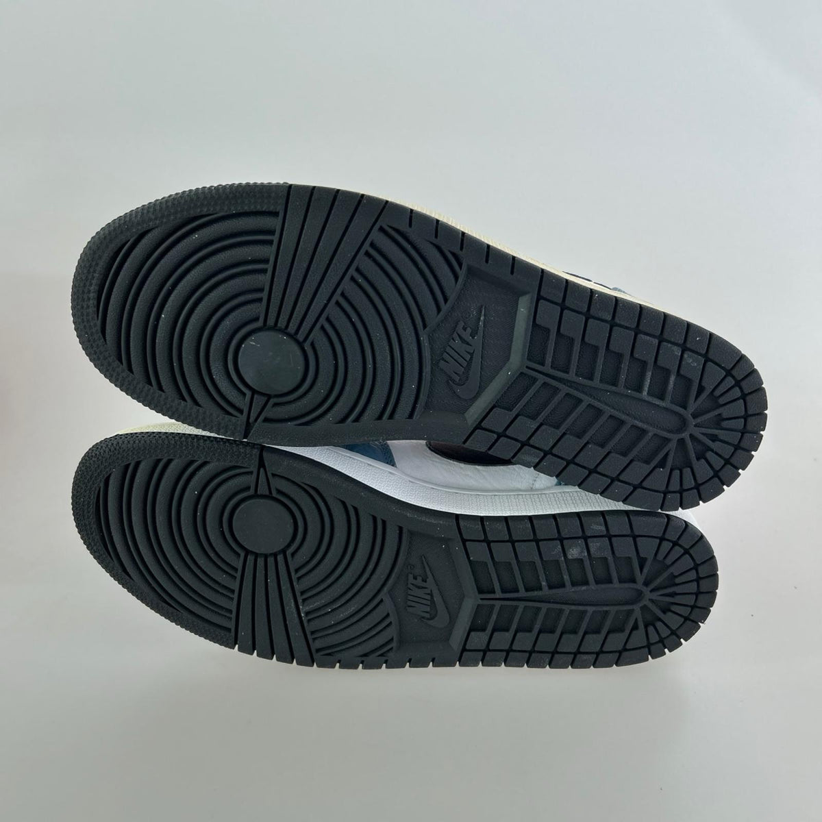 スニーカー AIR JORDAN 1 MID SE FRLS APLA CU2802-100 28cm (US10 UK9 1/2 EU46) グレー