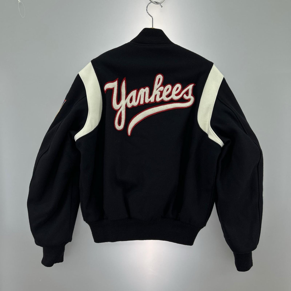 ジャケット NYヤンキース スタジャン シミ有 L