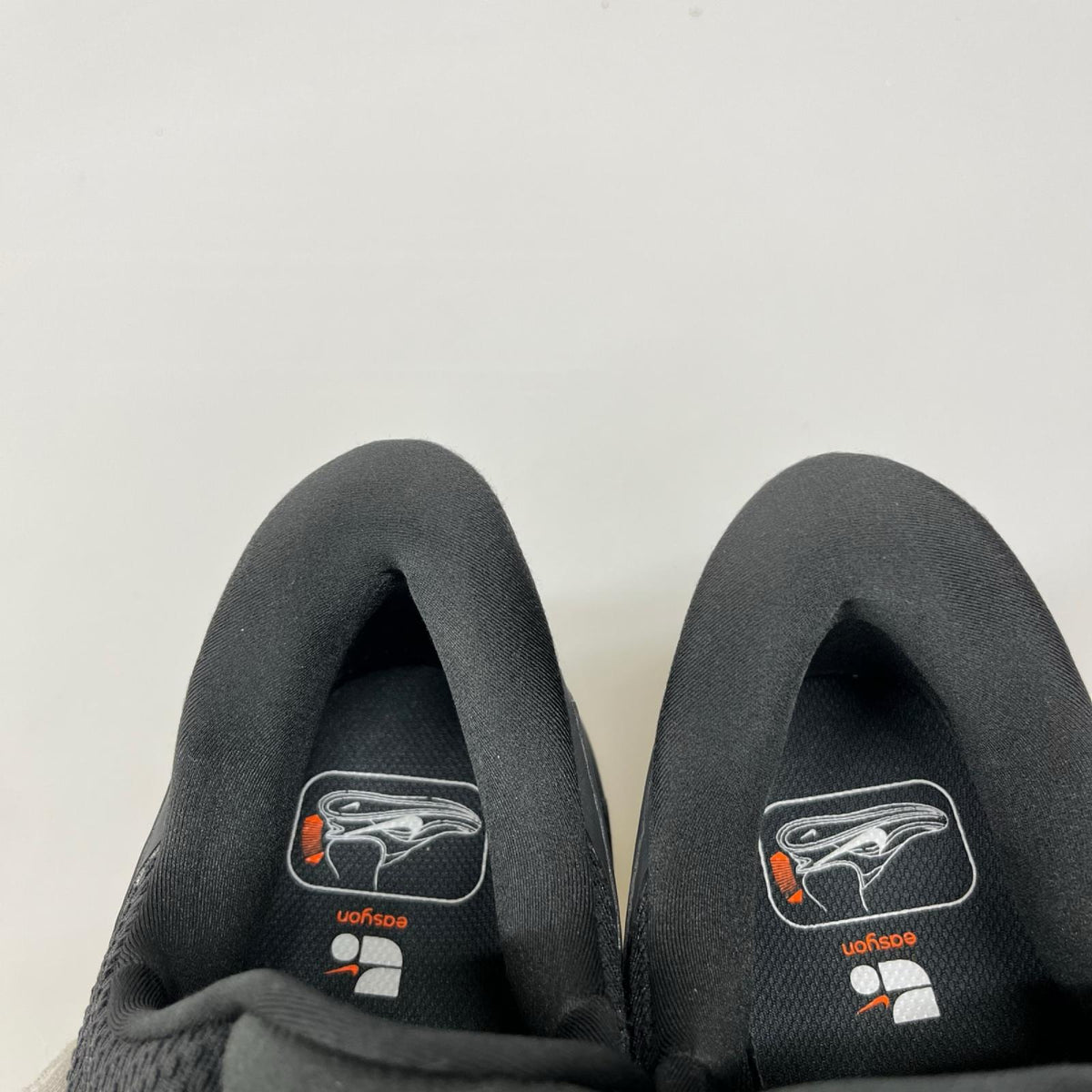 スニーカー ﾚﾎﾞﾘｭｰｼｮﾝ 8 ｲｰｼﾞｰｵﾝ 29.0cm HQ2414-003 29cm (US11 UK10 1/2 EU48) ブラック