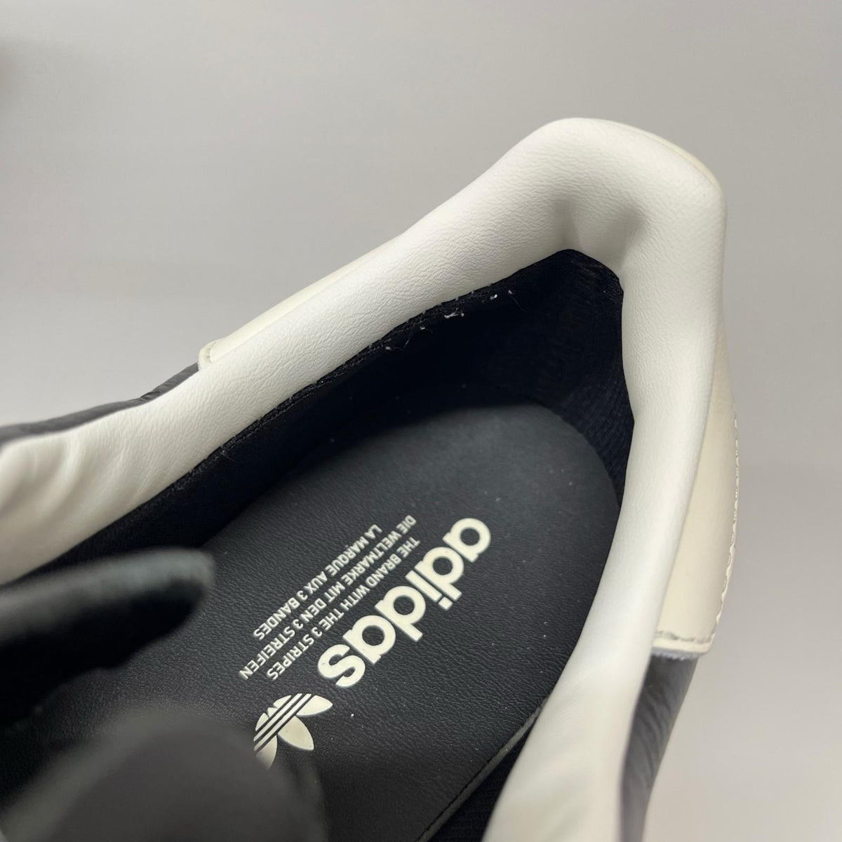 スニーカー SUPERSTAR 82 GTX/24.5cm/KI7819 24.5cm (US6 1/2 UK6 EU39) ブラック