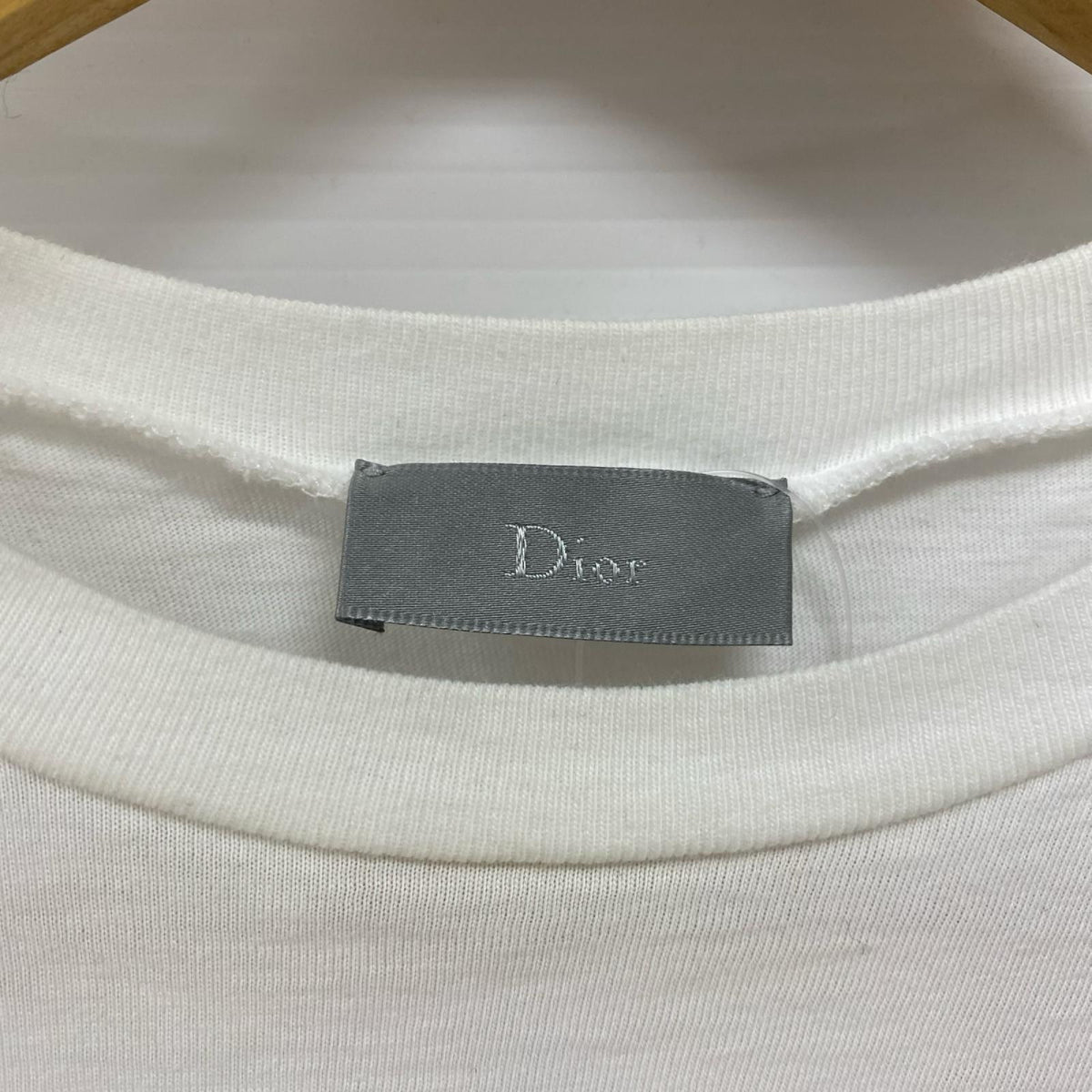 Dior ｸﾞﾗﾌｨｯｸﾃﾞｻﾞｲﾝTEE 白