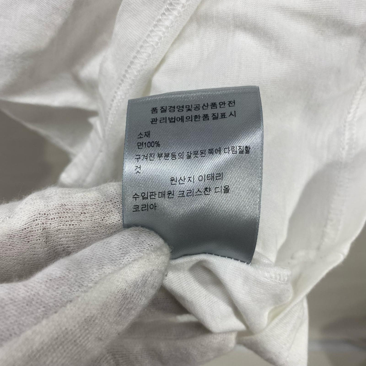 Dior ｸﾞﾗﾌｨｯｸﾃﾞｻﾞｲﾝTEE 白