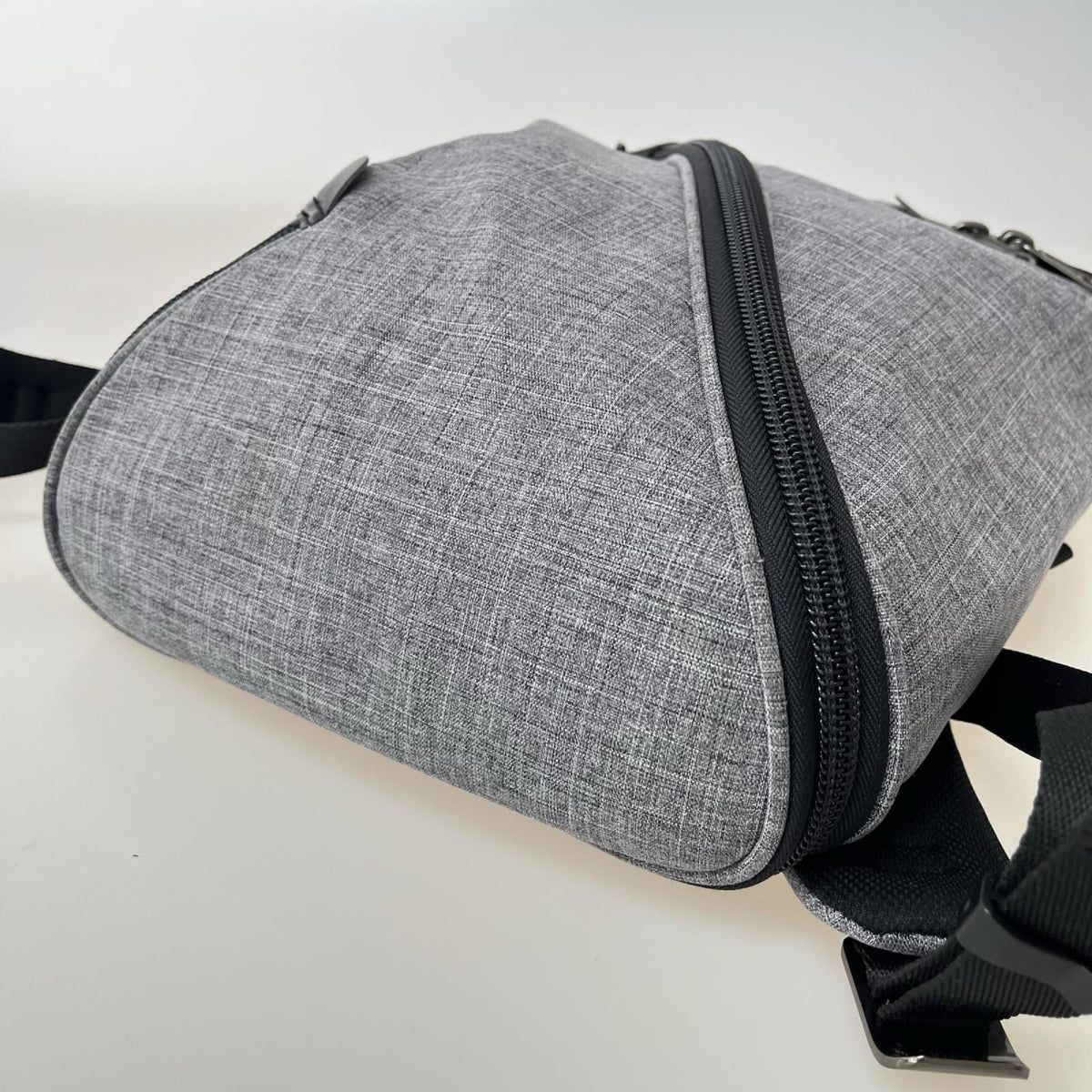 リュック・デイパック niid unparalleled グレー