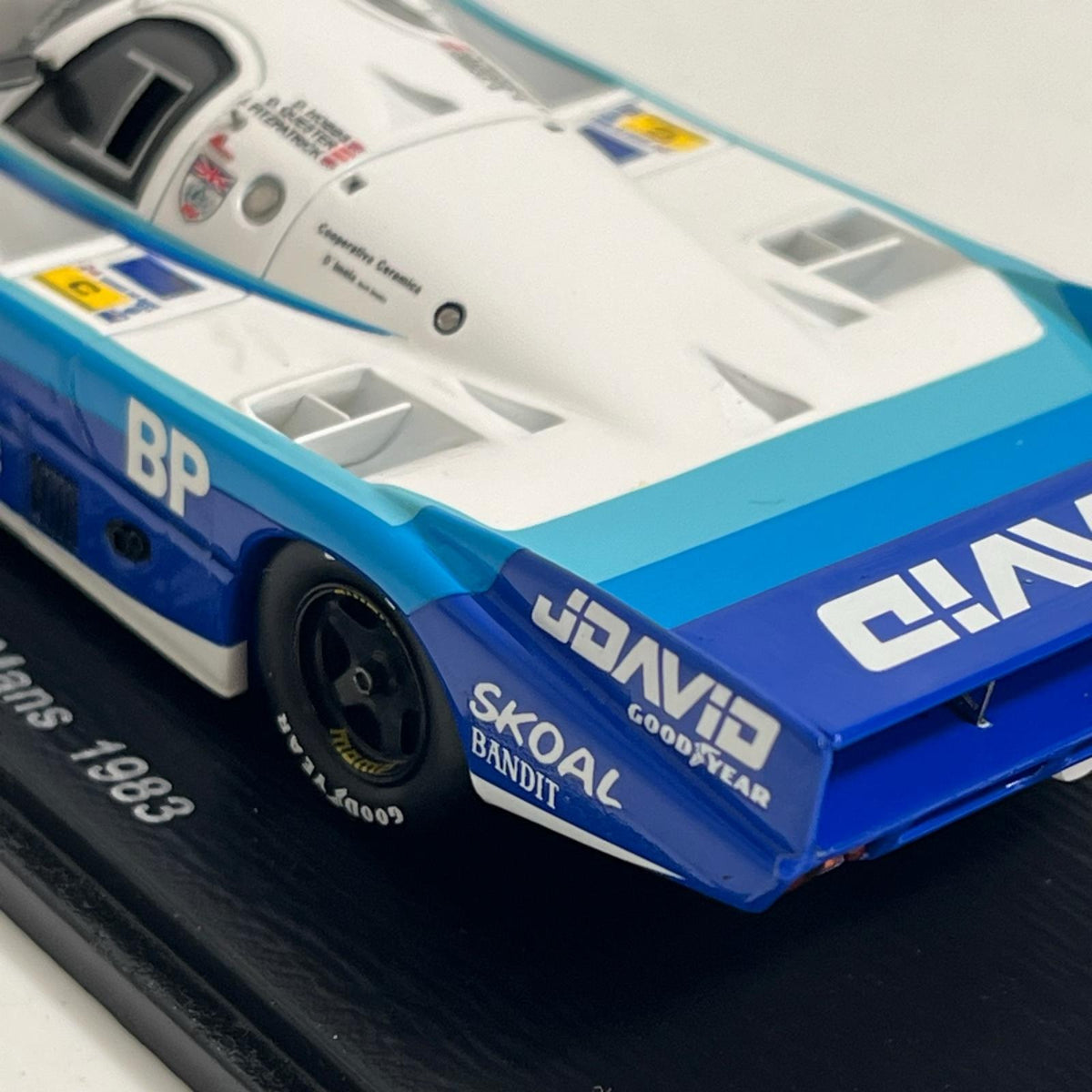 Porsche 956 Le Mans 1983 P.Henn スパーク スケールカー