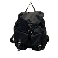 PRADA トライアングルロゴ　ナイロンリュックサック B2811F