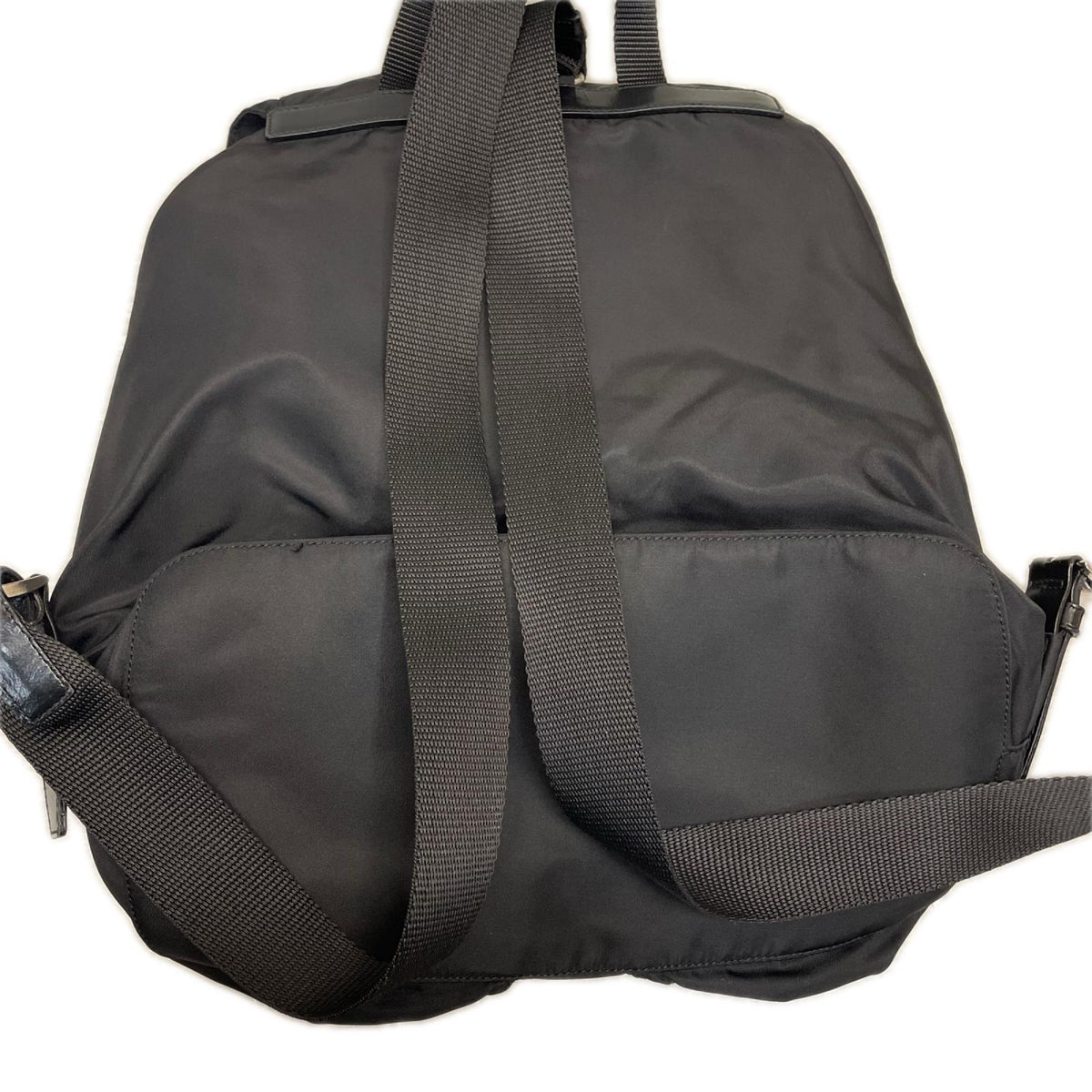 PRADA トライアングルロゴ　ナイロンリュックサック B2811F