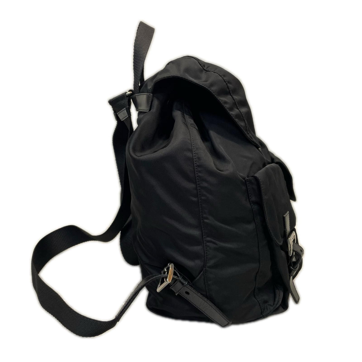 PRADA トライアングルロゴ　ナイロンリュックサック B2811F