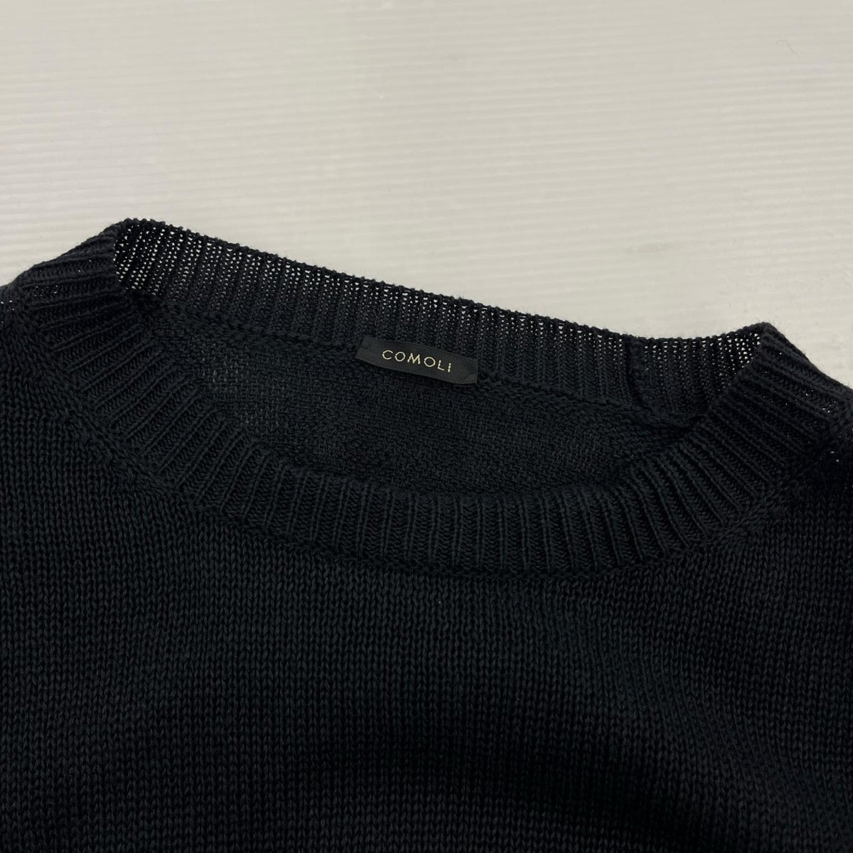 ニット COMOLI 26SS ﾘﾈﾝｸﾙｰﾈｯｸﾆｯﾄ 3 ﾌﾞﾗｯｸ ブラック
