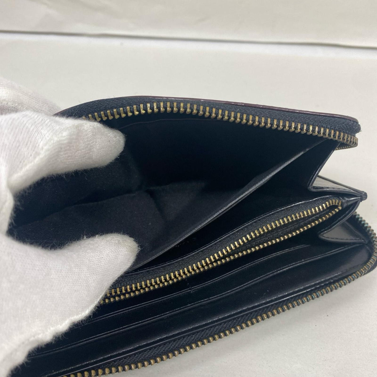ッｼｸﾞﾈﾁｬｰ ﾚｻﾞｰ 財布 F25517