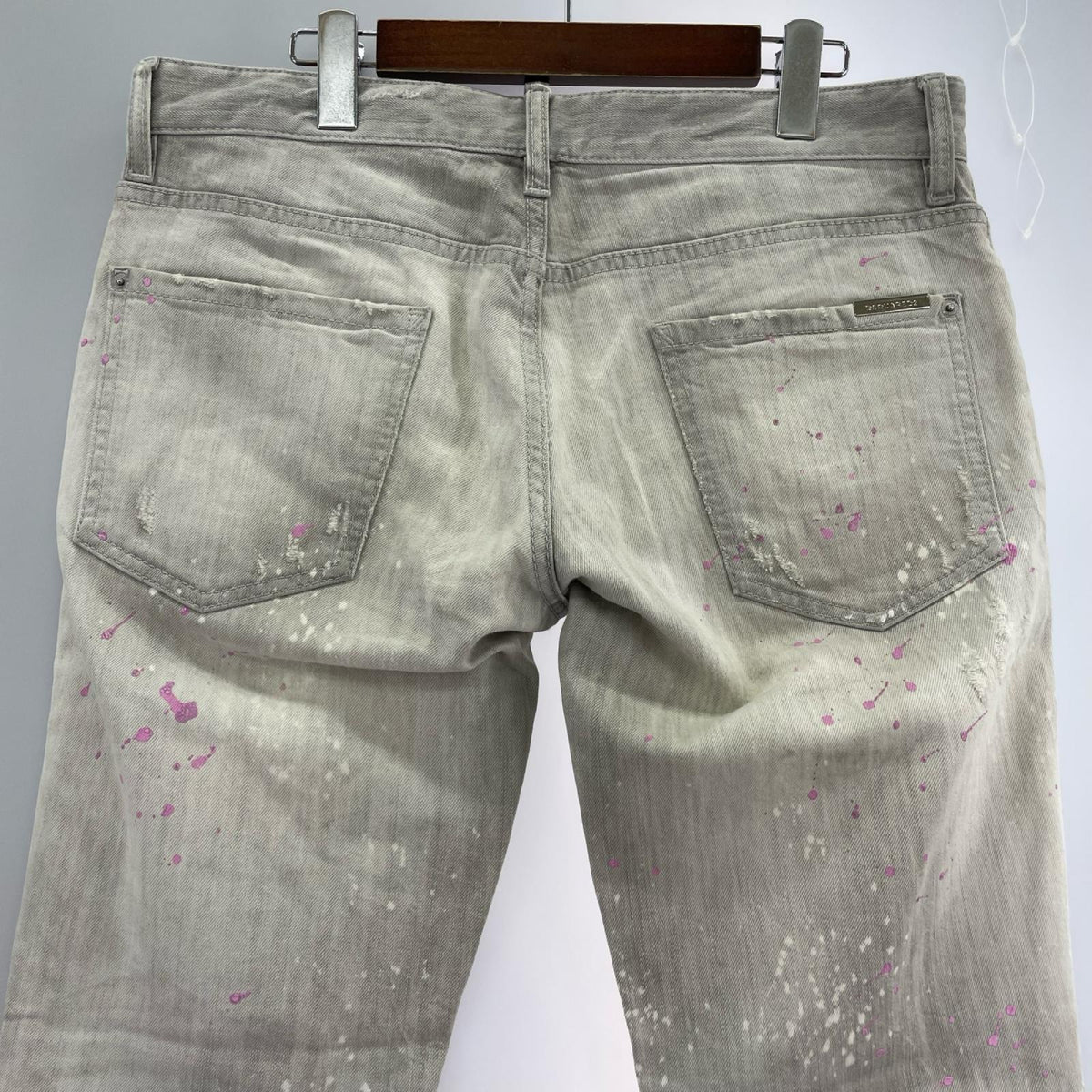 デニムパンツ ｸﾞﾚｰ ﾀﾞﾒｰｼﾞﾍﾟｲﾝﾄ加工 48 48